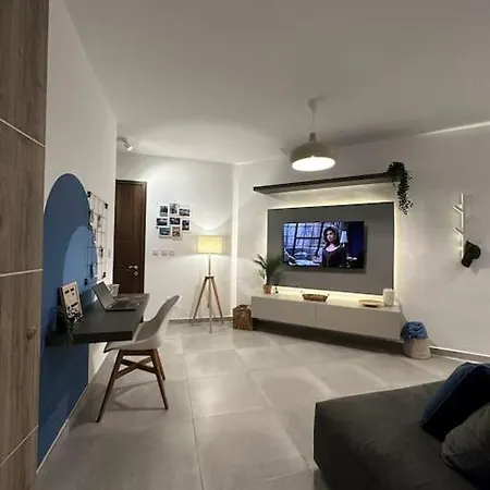 Bluemoon Apartment